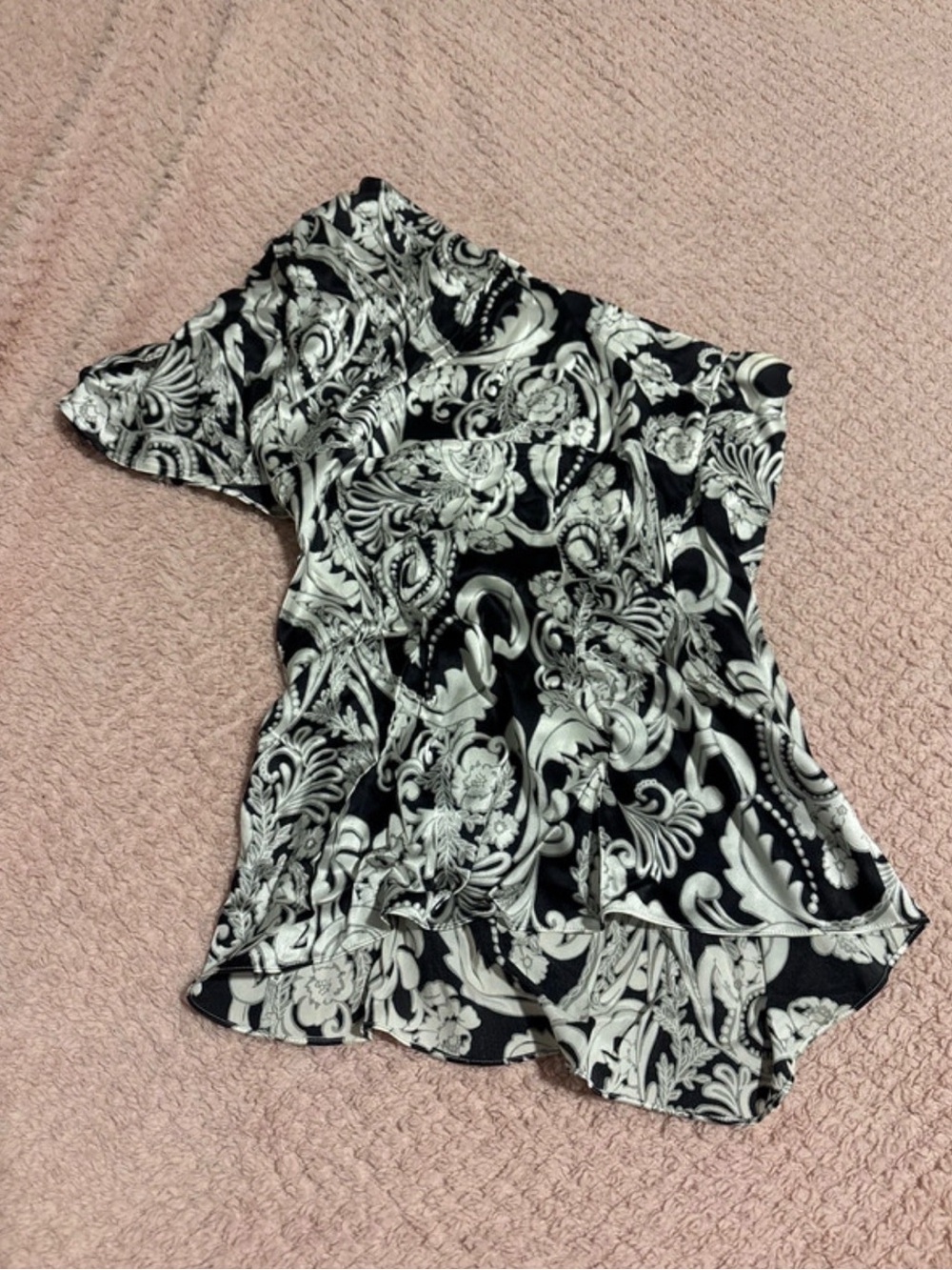 Cache Black & White One-Shoulder Women’s Top